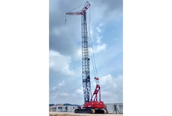 Sumitomo SC 1000 crawler tower crane, 100 tonne capacity in the Pertama Crane fleet